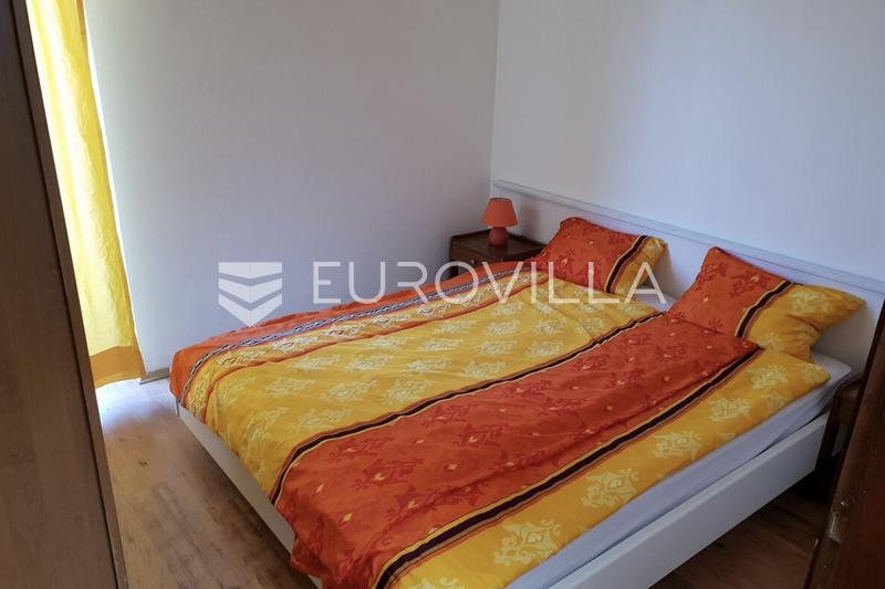 Istria, Zona Parenzo - Casa con 5 Appartamenti, Piscina e Ampio Giardino - 3