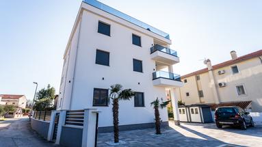 Vodice, Srima, beautiful house 50 meters from the sea