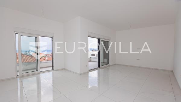 Malinska, YENİ BİNA, üç yatak odalı daire ve bir yatak odalı apartman dairesi, 115,40 m², deniz manzaralı
