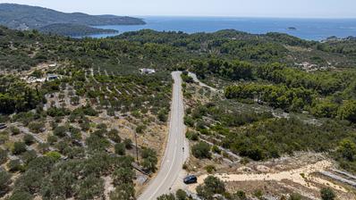 Ostrov Korčula, Vela Luka, zemědělská půda s výhledem na moře