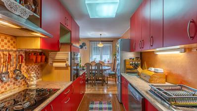 Varaždin, Bronx – Treroms leilighet med et totalt areal på 76,3 m²