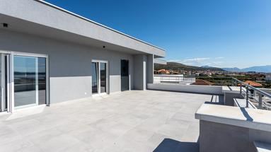 Območje Trogir - trisobno stanovanje (penthouse) s pogledom na morje