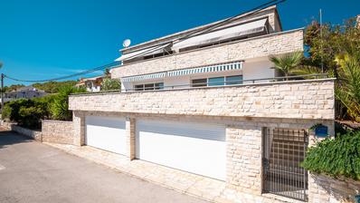 Otok Korčula, Potirna, kuća sa apartmanima, drugi red od mora