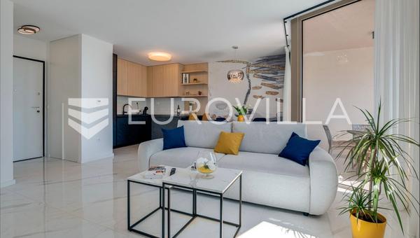 Opatija, Centro, exclusivo apartamento NKP 65 m2, primera ocupación.