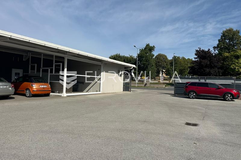 Pozega, nyrenoveret erhvervslokale på 150 m² med parkering. - 8