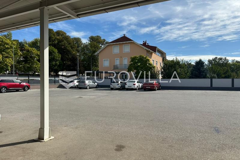 Pozega, nyrenoveret erhvervslokale på 150 m² med parkering. - 6