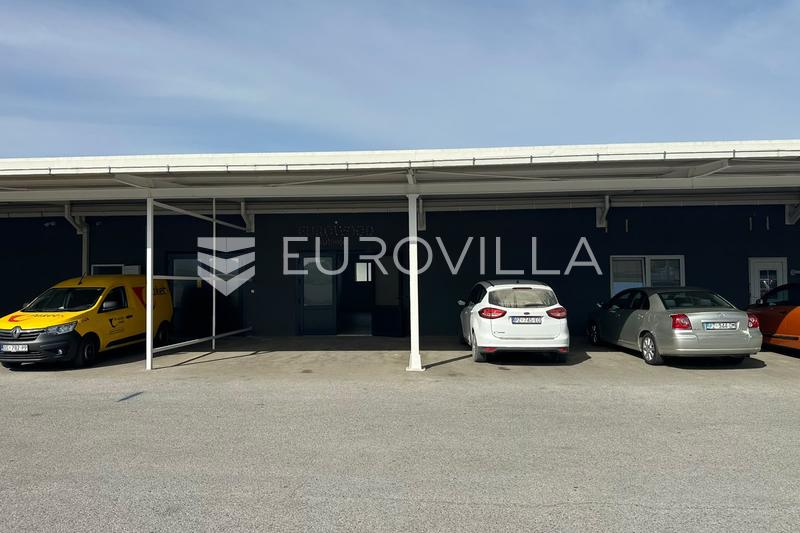Pozega, nyrenoveret erhvervslokale på 150 m² med parkering. - 7