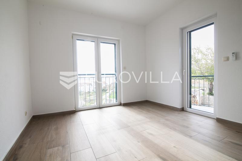 Brač, Bol, třípokojový byt v malé budově, 62 m², výhled na moře - 4