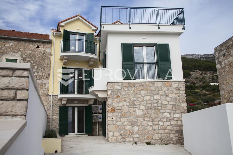 Brač, Bol, třípokojový byt v malé budově, 62 m², výhled na moře - 8