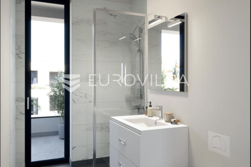 Pula, Štinjan, excellent two-bedroom apartment with garden