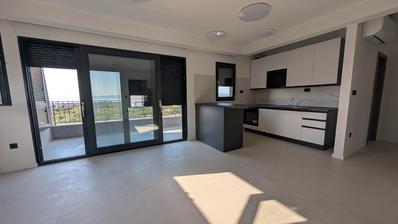 Kaštel Stari, poslovni prostor, ured 86 m² s terasom i 2 parking mjesta