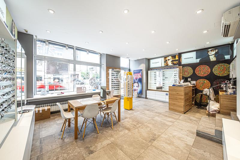 Zagreb, rue Savska, espace commercial de plain-pied boutique, bureau, 80 m². - 1