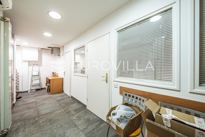 Zagreb, rue Savska, espace commercial de plain-pied boutique, bureau, 80 m². - 9