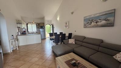 Ístria, Kastelir, encantadora moradia para aluguer de longa duração com piscina partilhada a partir de 1 de outubro