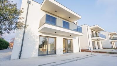 Luksusvilla til langtidsleje i Funtana med have og terrasser