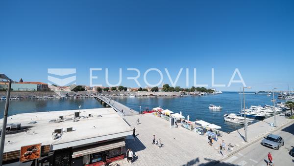 Zadar, Branimirova obala, trosoban stan s pogledom na more na izvrsnoj lokaciji