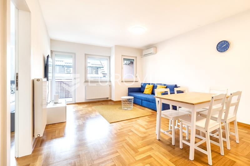 Zagreb, Trešnjevka, prekrasan trosoban stan 68 m², loggia - 2
