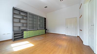 Osijek, centre-ville, espace commercial à vendre dans un immeuble Art nouveau, 107 m²