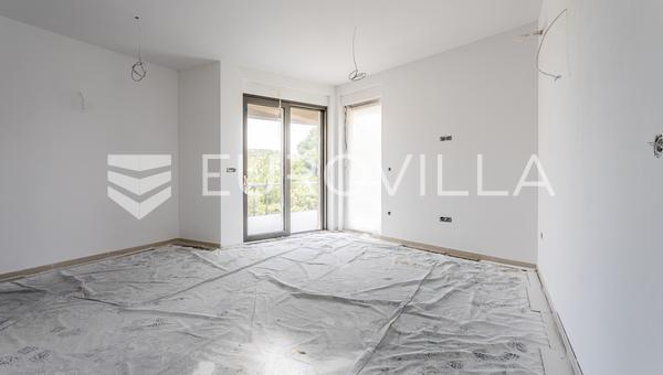 Sevid, jednosoban stan na prvom katu s parking mjestom površine 50.44 m²