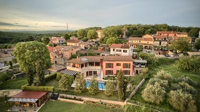 Istra, Šorići, luksuzna kamena kuća, 388 m², s bazenom i građevinskim zemljištem 4621 m²