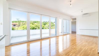 Zagreb, Gračani, atraktivan i prostran peterosoban stan s vrtom i dvije garaže, 257 m²
