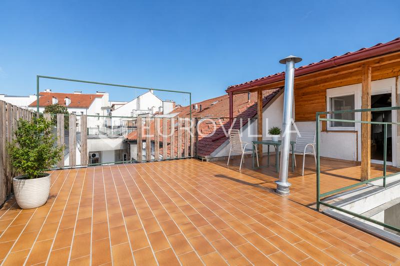 Zagrzeb, Plac Brytyjski, całe piętro poddasza 260 m², do remontu - 5