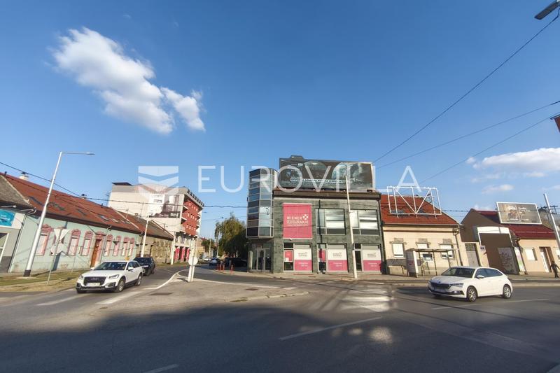 Osijek, Centar ulični prostor u poslovnoj zgradi dodatno 2 etaže - 13
