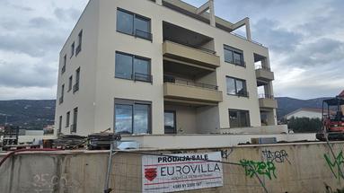 Kaštel Stari, penthouse s panoramskim razgledom, dvigalom in 3 parkirnimi mesti