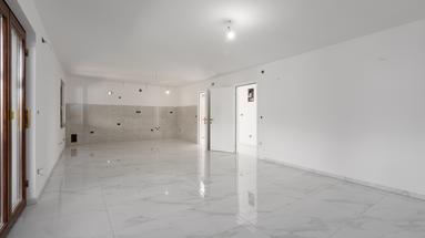 Istra, Poreč surroundings - Modern First-Floor Apartment with a Spacious Garden and Large Terrace