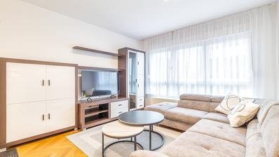 Radnička cesta, apartamento de dos habitaciones con plaza de garaje en alquiler.