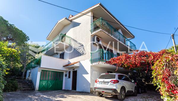 Ciovo, Arbanija, casa indipendente con cortile a 100 m dal mare e dalle spiagge