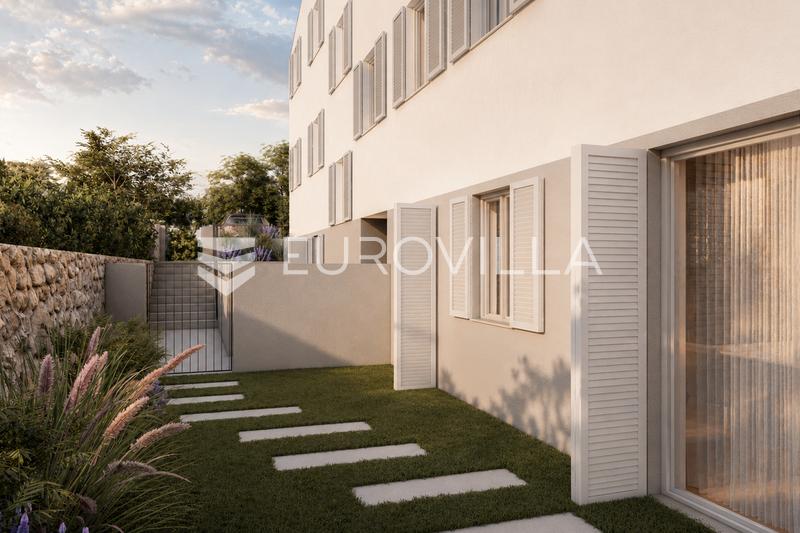 Cres Kasabası, Merkez, 116 m²'lik lüks iki yatak odalı zemin kat daire, mükemmel konum - 5