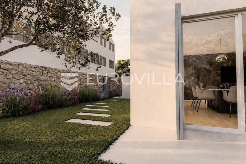Cres Kasabası, Merkez, 116 m²'lik lüks iki yatak odalı zemin kat daire, mükemmel konum - 4