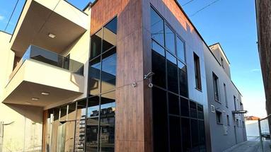 Đakovo, førsteklasses sentrum, allsidig næringslokale, 300 m²