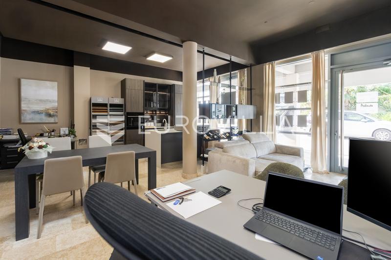 Istrië, Novigrad - aantrekkelijk commercieel pand van 129 m² nabij de jachthaven - 4