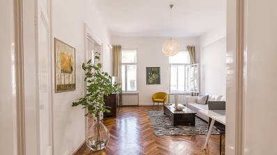 Strogi centar pješačka zona trosoban stan 86 m²