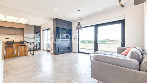 Zagreb, Maksimir, Remete, luksuzan četverosoban penthouse NKP 150 m2 + garaža + 2VPM