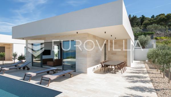 Pasman, villa de lujo en Tkon con piscina y vistas despejadas al mar, 124 m²