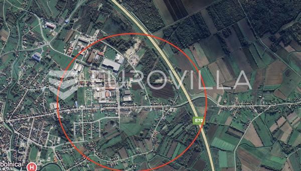 Ivanic-Grad, terreno industrial com uma área total de 7.489 m²
