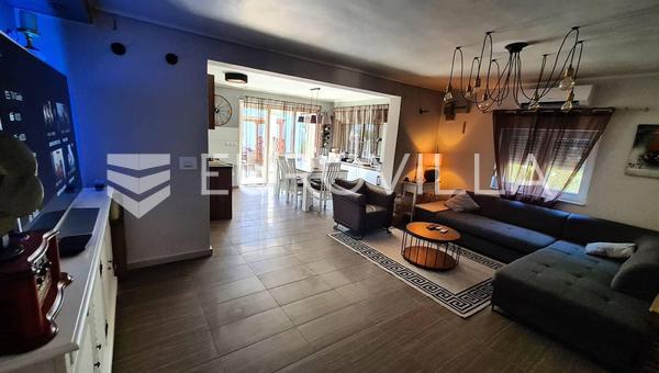 Zadar, Privlaka, moderna kuća sa tri apartmana u blizini mora