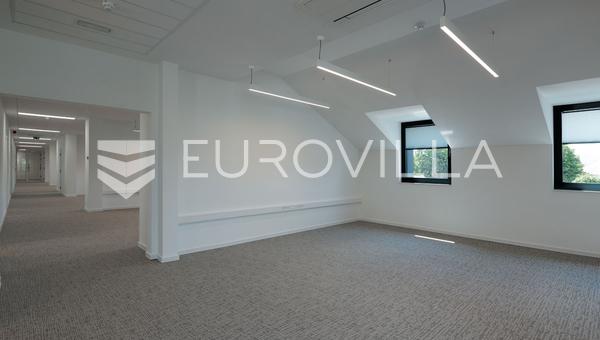 Zagreb, Trešnjevka Pohjoinen, 416 m² toimistotilaa toimistorakennuksen 3. kerroksessa