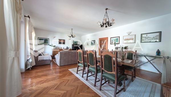 Osijek, Donji Grad, prostrana kuća s dvorištem površine 403 m²