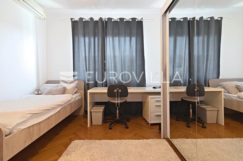 Osijek, Donji Grad, prodaje se prostrana rustikalna vila površine 403 m² - 17