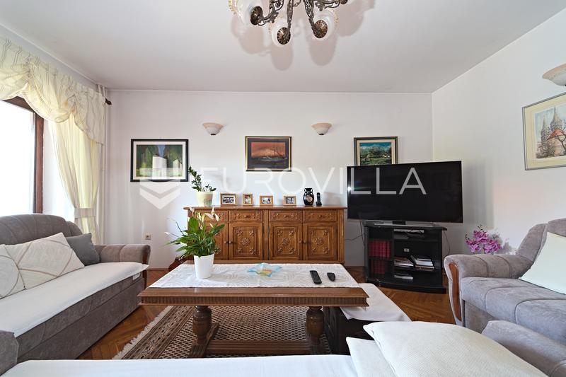 Osijek, Donji Grad, prodaje se prostrana rustikalna vila površine 403 m² - 9