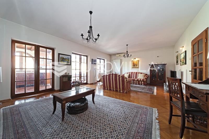 Osijek, Donji Grad, prodaje se prostrana rustikalna vila površine 403 m² - 25