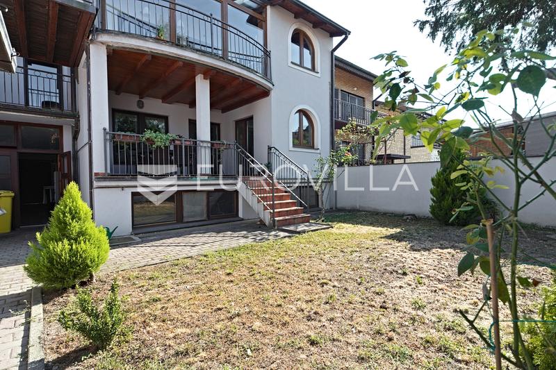 Osijek, Donji Grad, prodaje se prostrana rustikalna vila površine 403 m² - 11