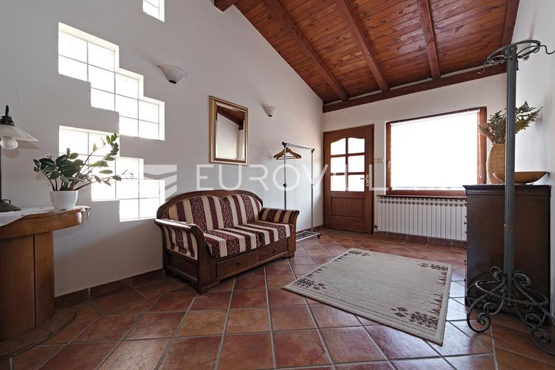 Osijek, Donji Grad, prodaje se prostrana rustikalna vila površine 403 m² - 15