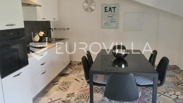 Rab, Supetarska Draga, deniz manzaralı 85 m² üç odalı daire