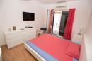 Tisno, ekskluzivna apartmanska kuća prvi red do mora s panoramskim pogledom i brodicom - 27