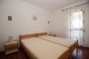 Tisno, ekskluzivna apartmanska kuća prvi red do mora s panoramskim pogledom i brodicom - 44